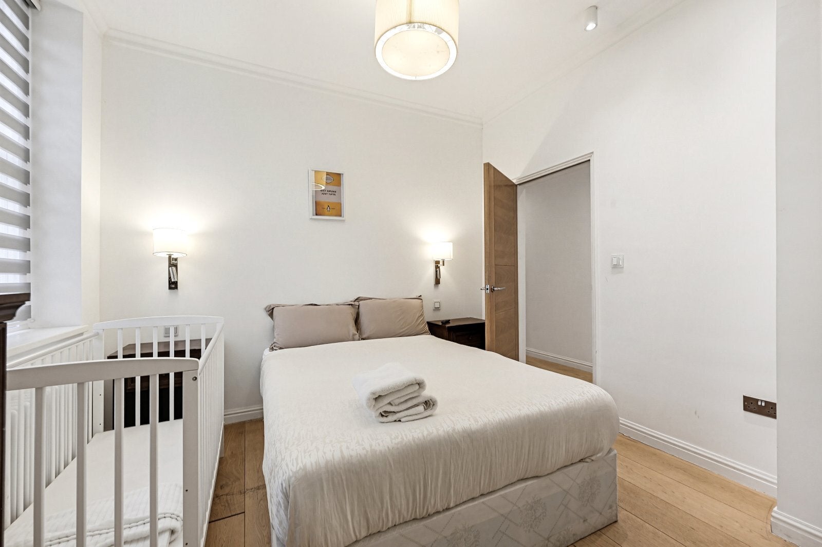 Flat Ashburnham Road in Greater London
