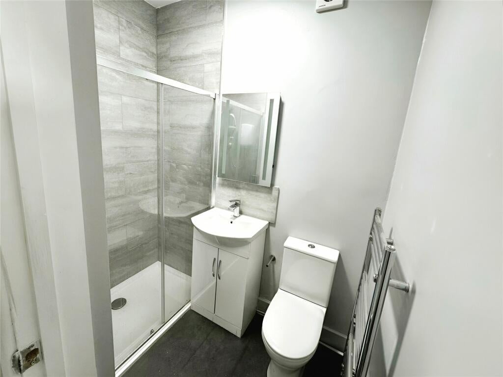 Room Gregory Street in Erewash