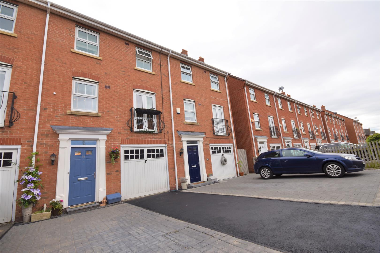 House Millfield in Neston