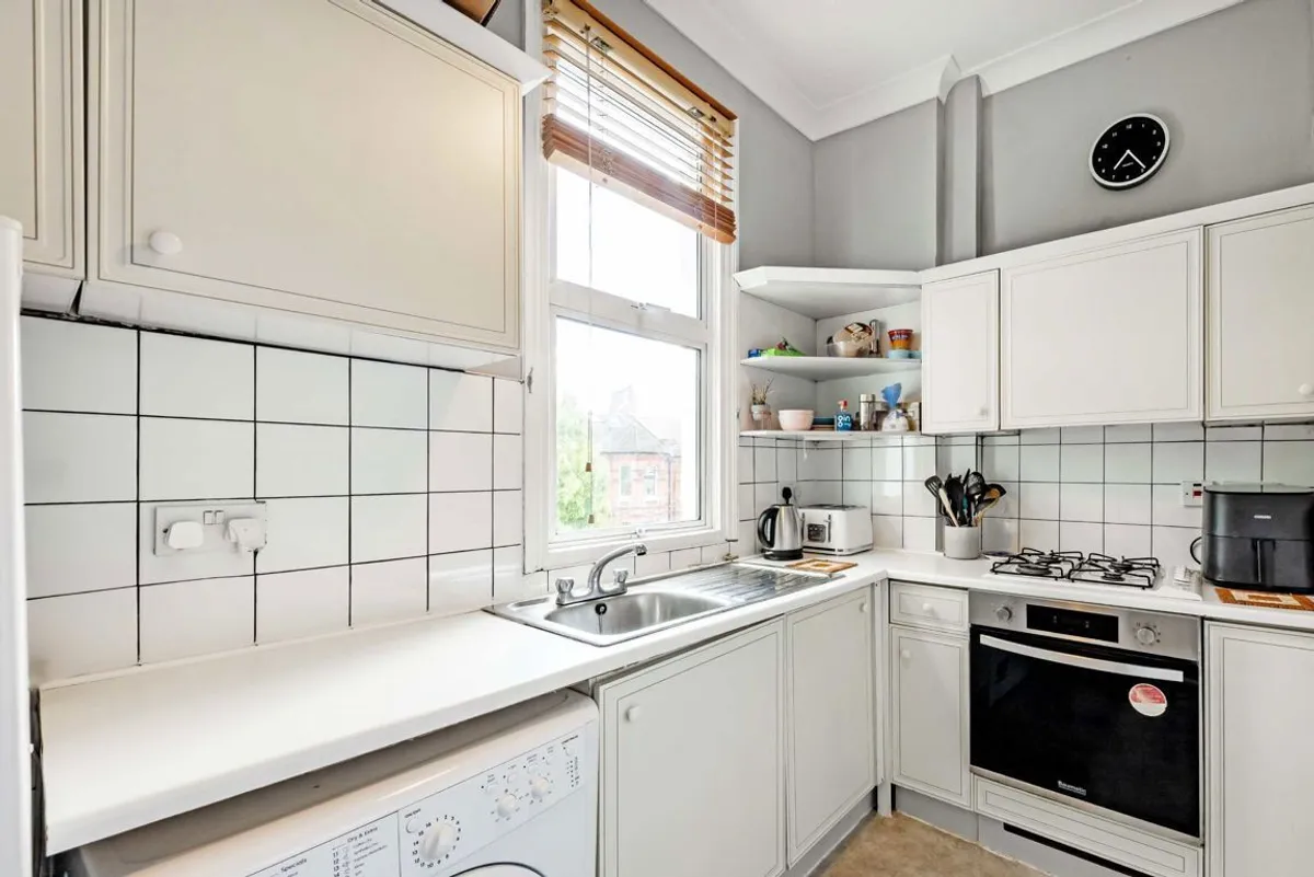 Flat Lime Grove in Greater London