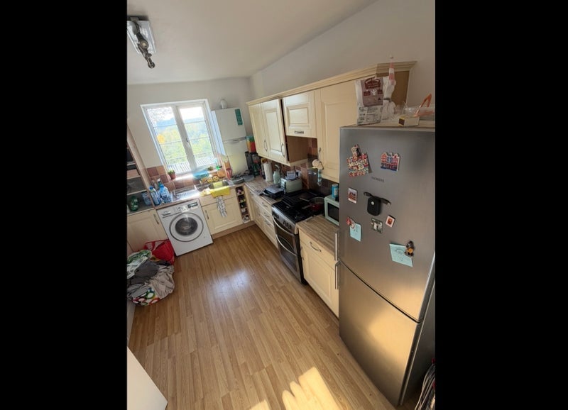 Room Trenholme Close in Greater London