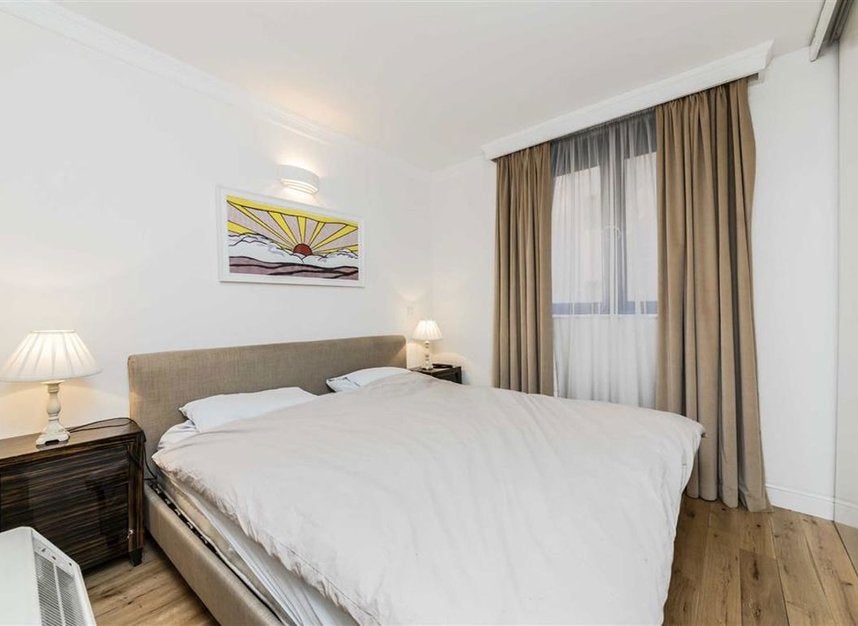 Flat Cromwell Road in Greater London