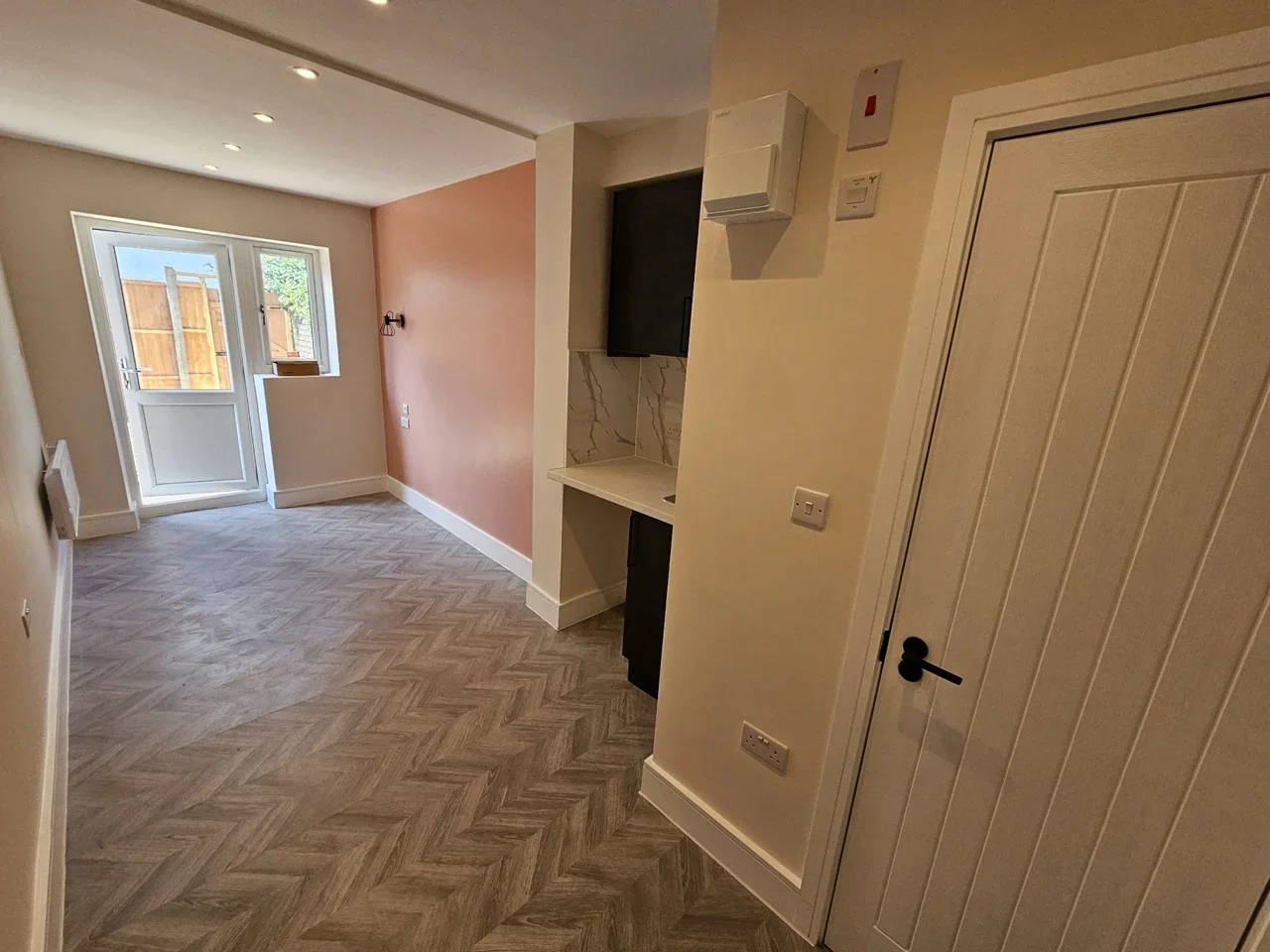 Flat Birch Close in Greater London