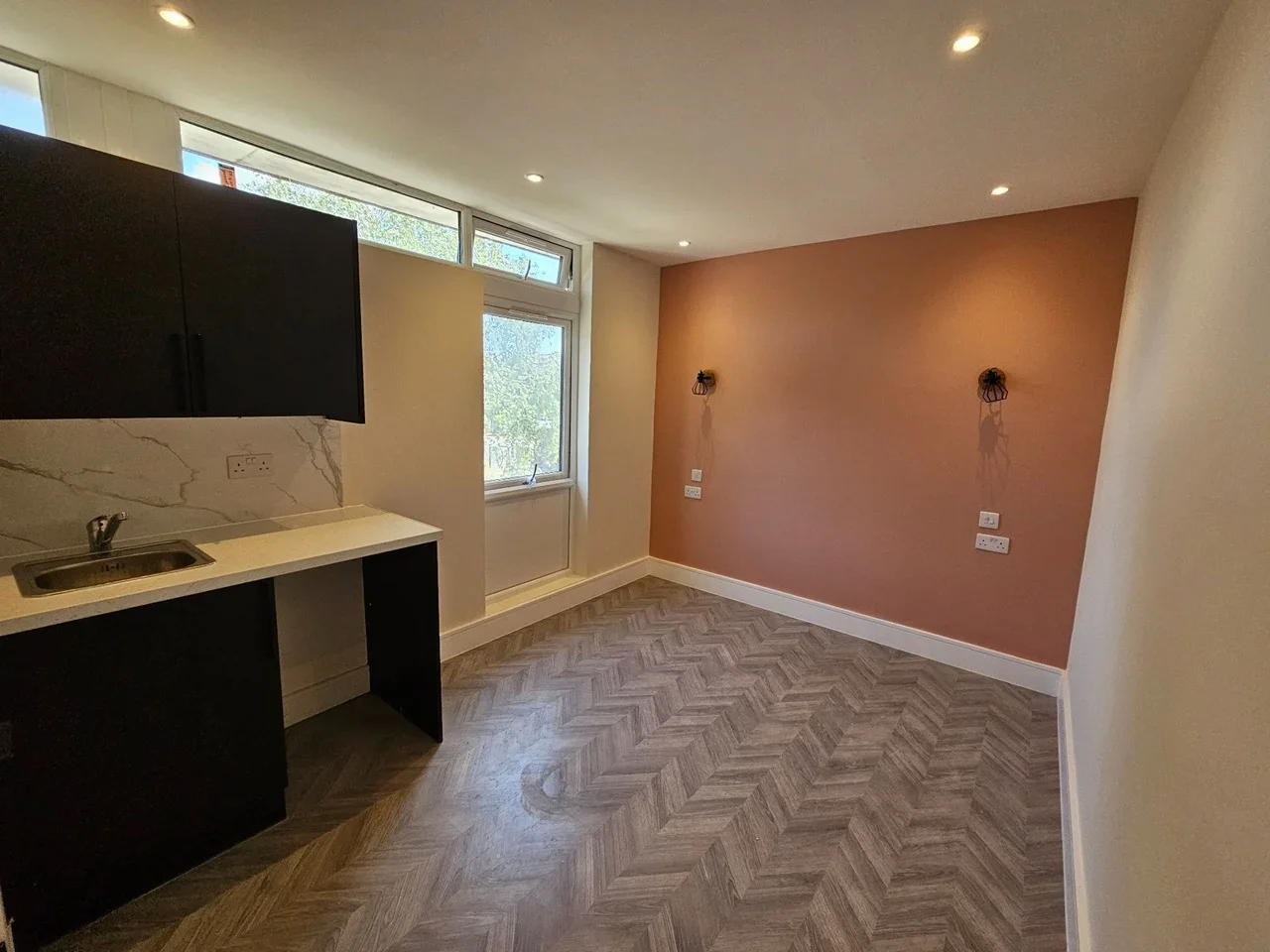 Flat Birch Close in Greater London