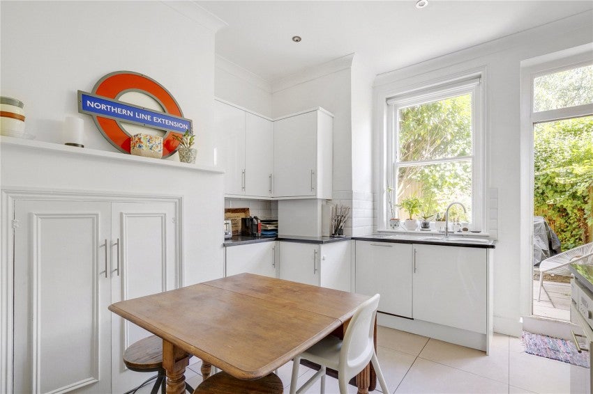 Flat Arundel Terrace in Greater London
