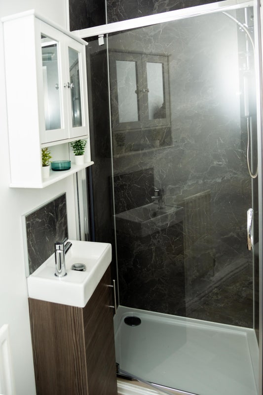 Room Beverley Mews in Crawley
