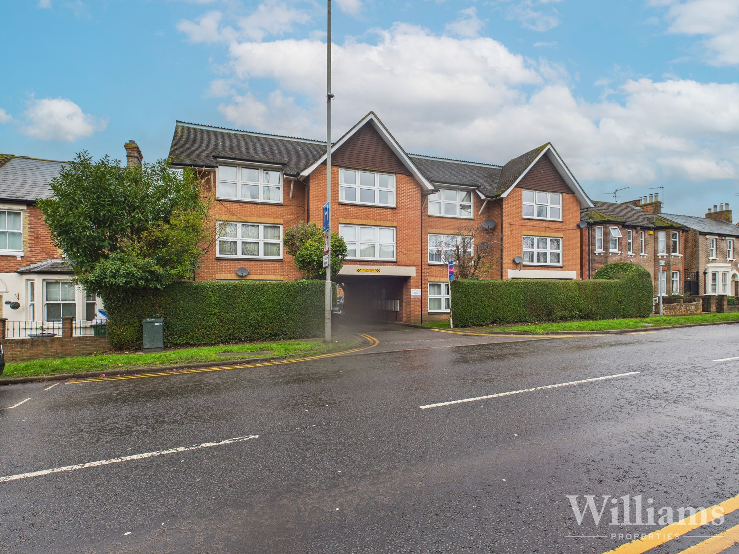 Flat Bierton Road in Aylesbury