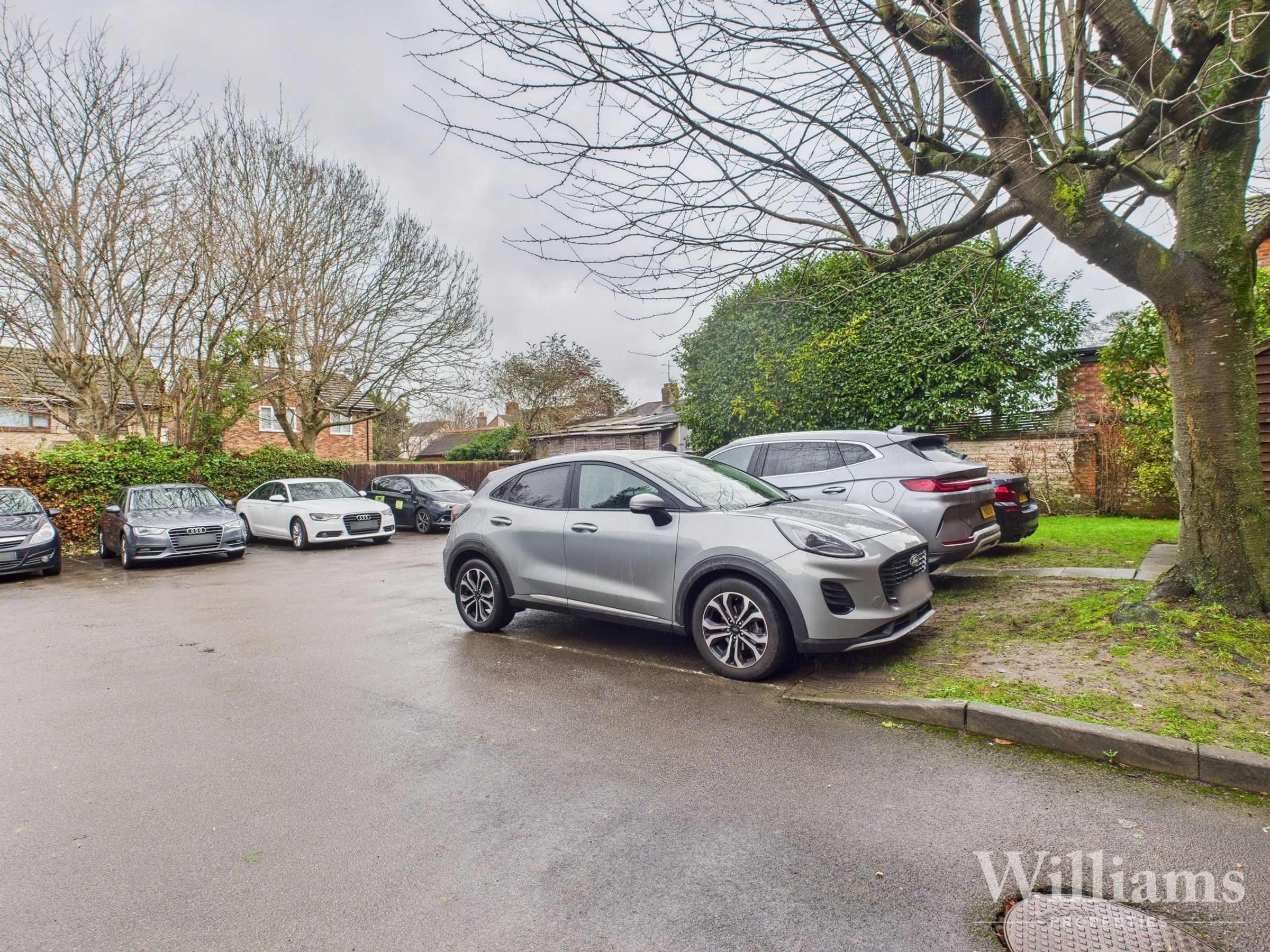 Flat Bierton Road in Aylesbury