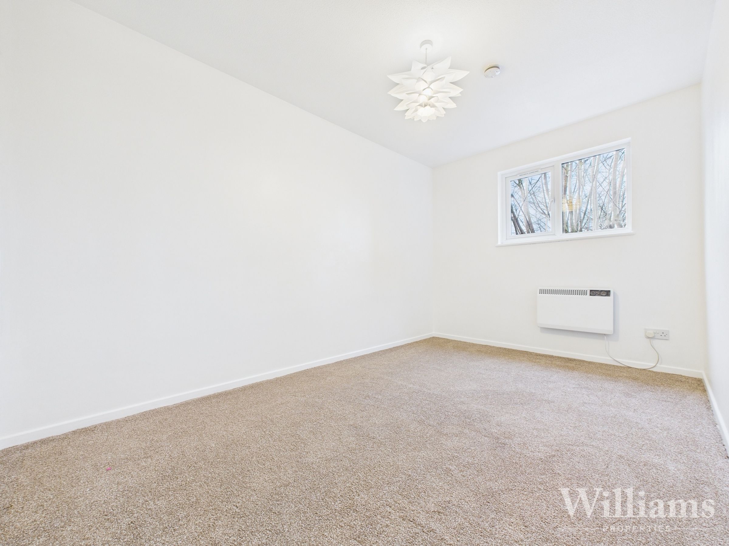 Flat Bierton Road in Aylesbury