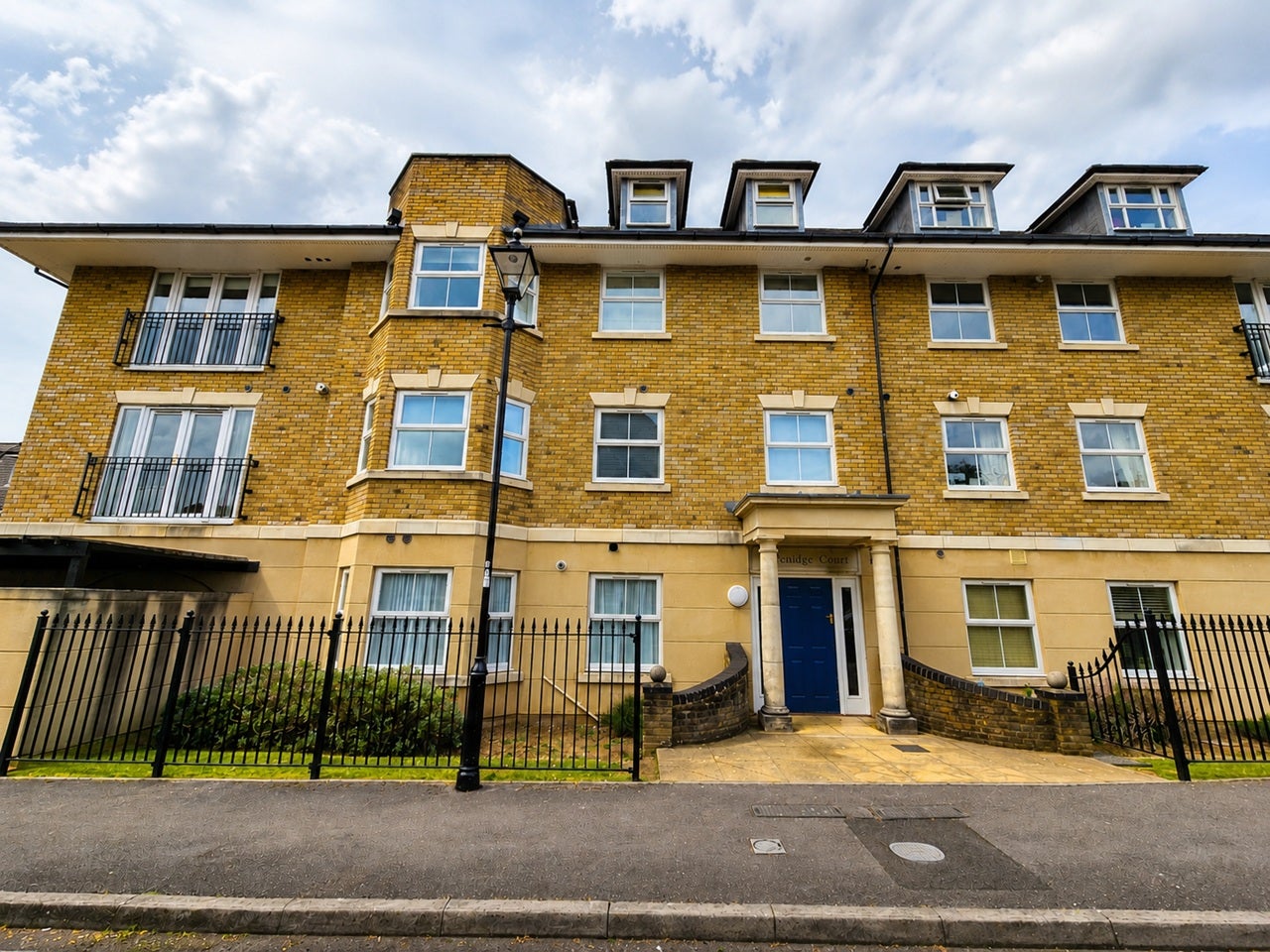 Flat Marshall Square in Southampton