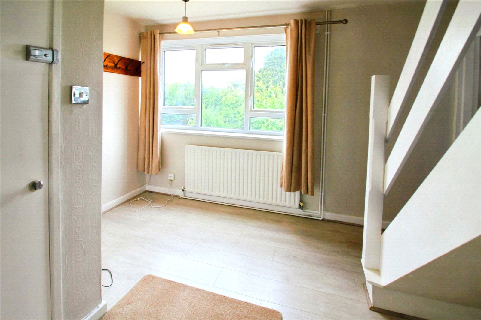 Flat Goldhanger Cross in Basildon