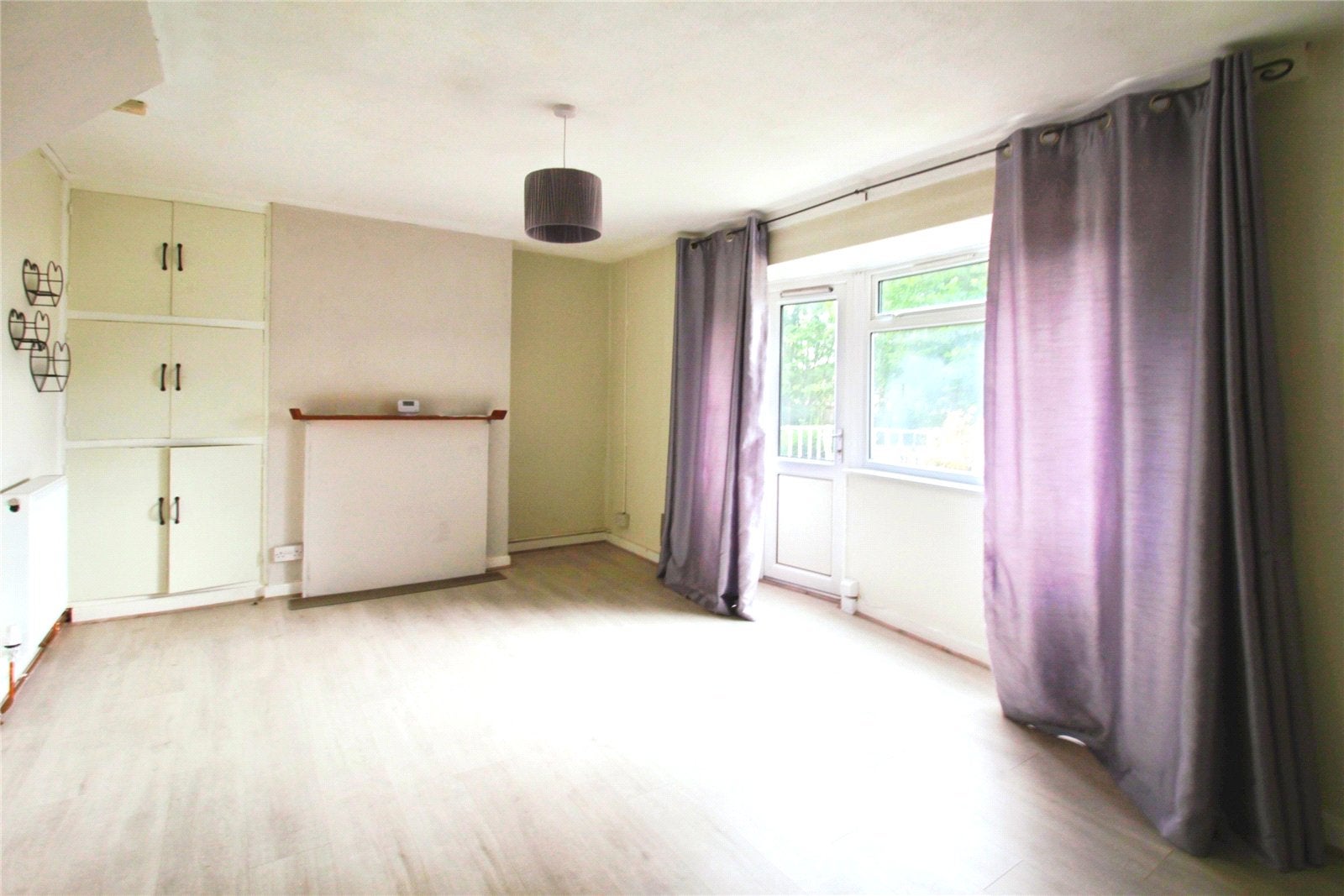 Flat Goldhanger Cross in Basildon