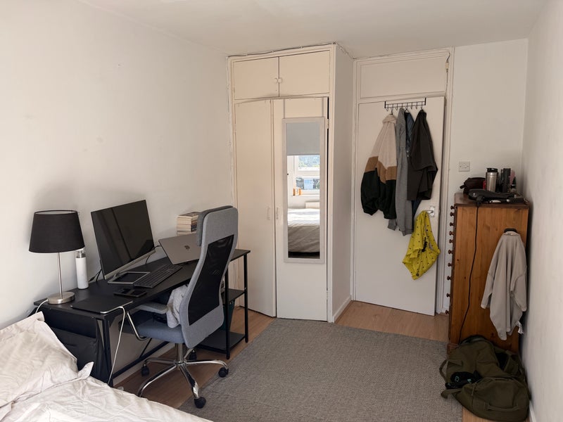 Room Canal Walk in Greater London