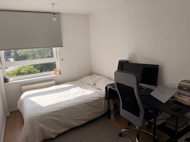 Room Canal Walk in Greater London
