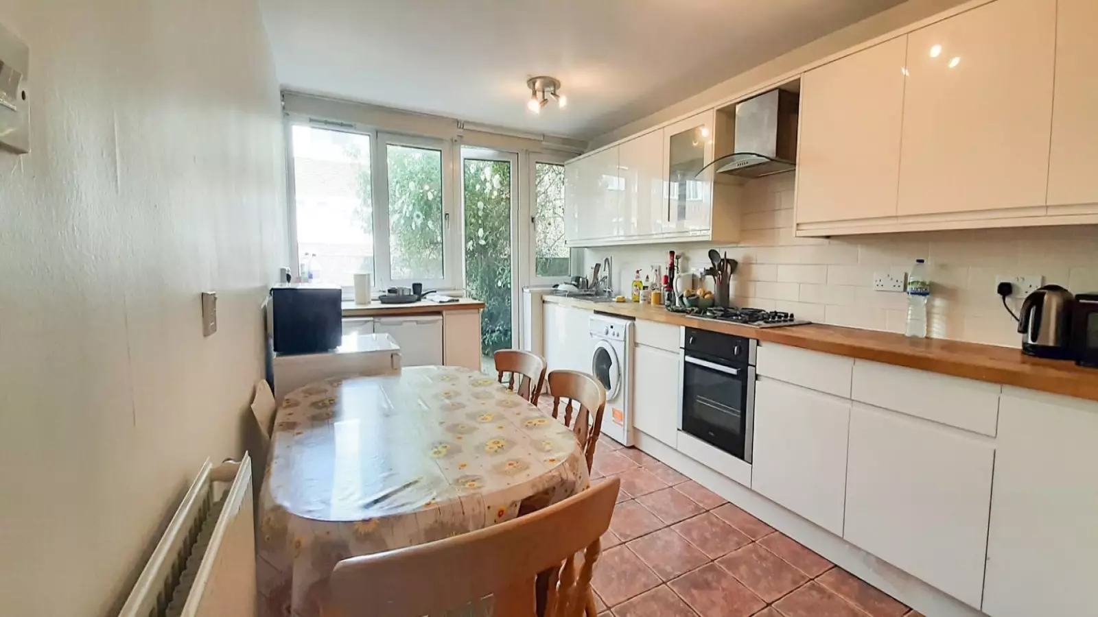 Flat Britannia Row in Greater London