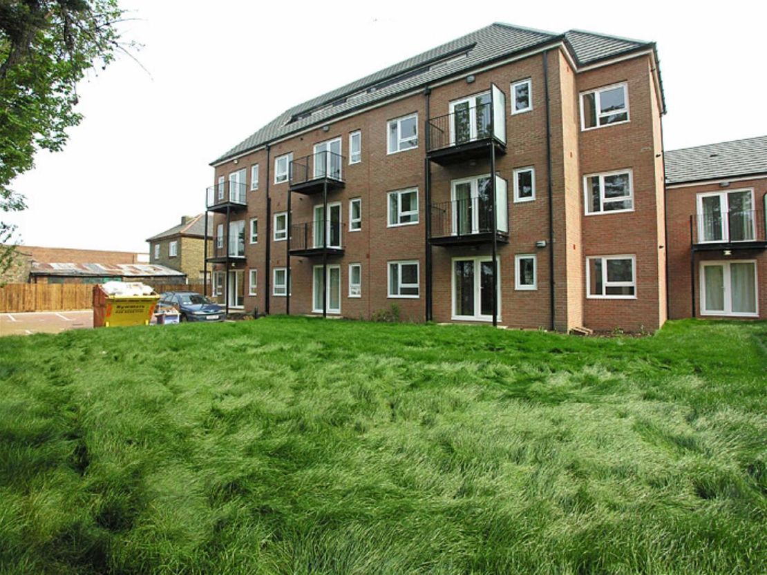 Flat Green Lane in Greater London