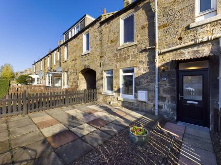 Flat Main Street in Roslin