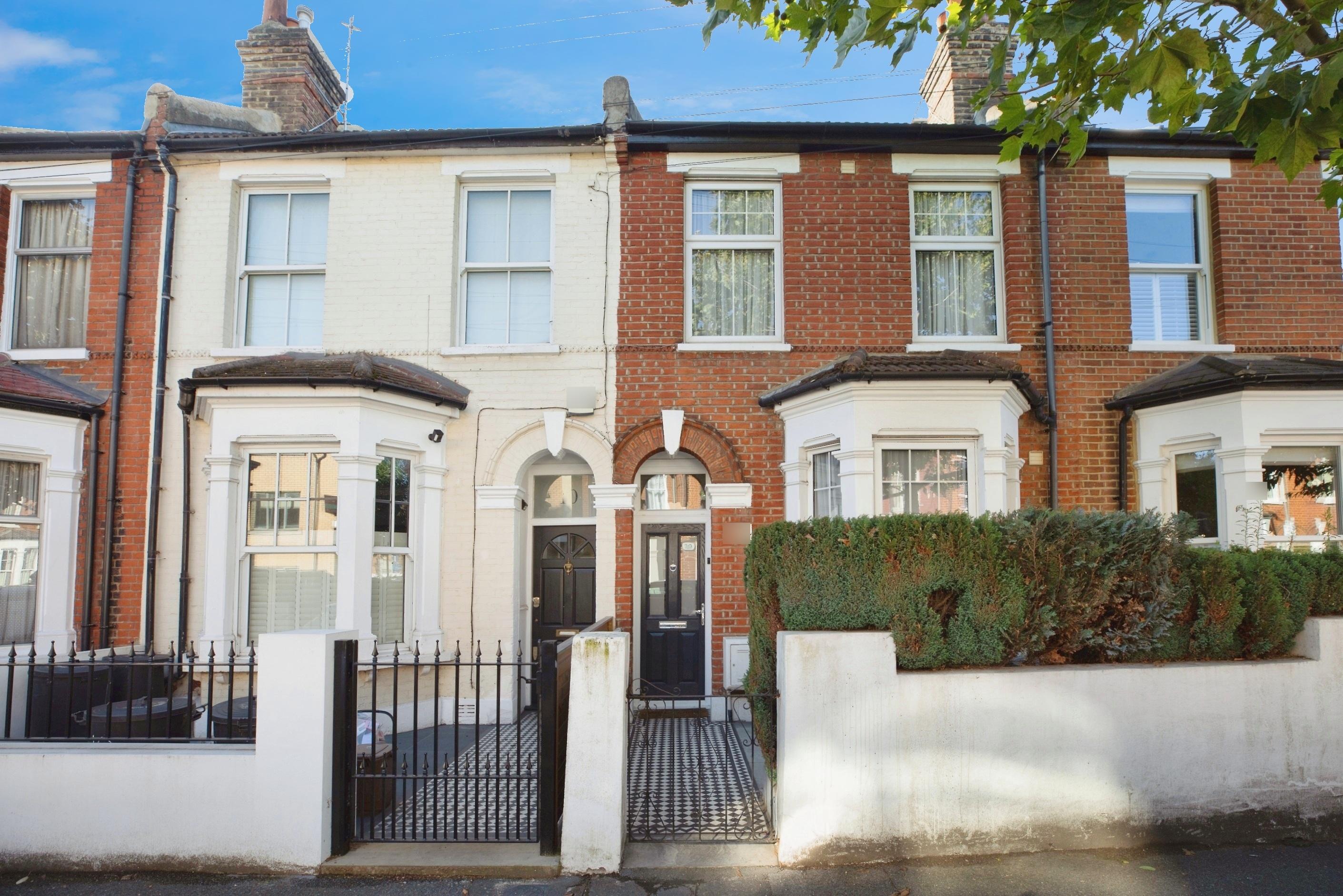 House Harberson Road in Greater London