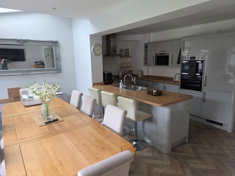 Room Meadow Grove in Bristol