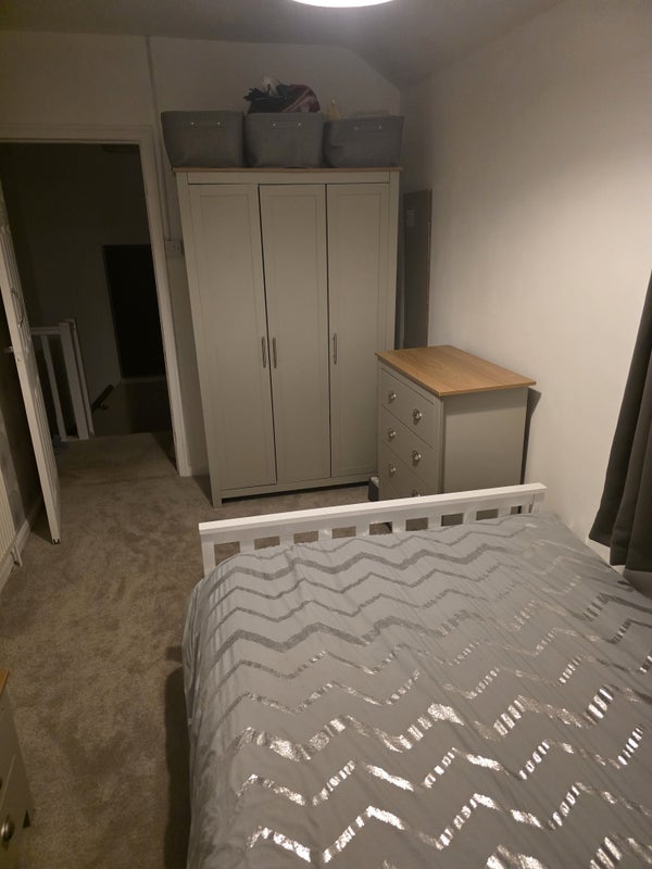Room Meadow Grove in Bristol