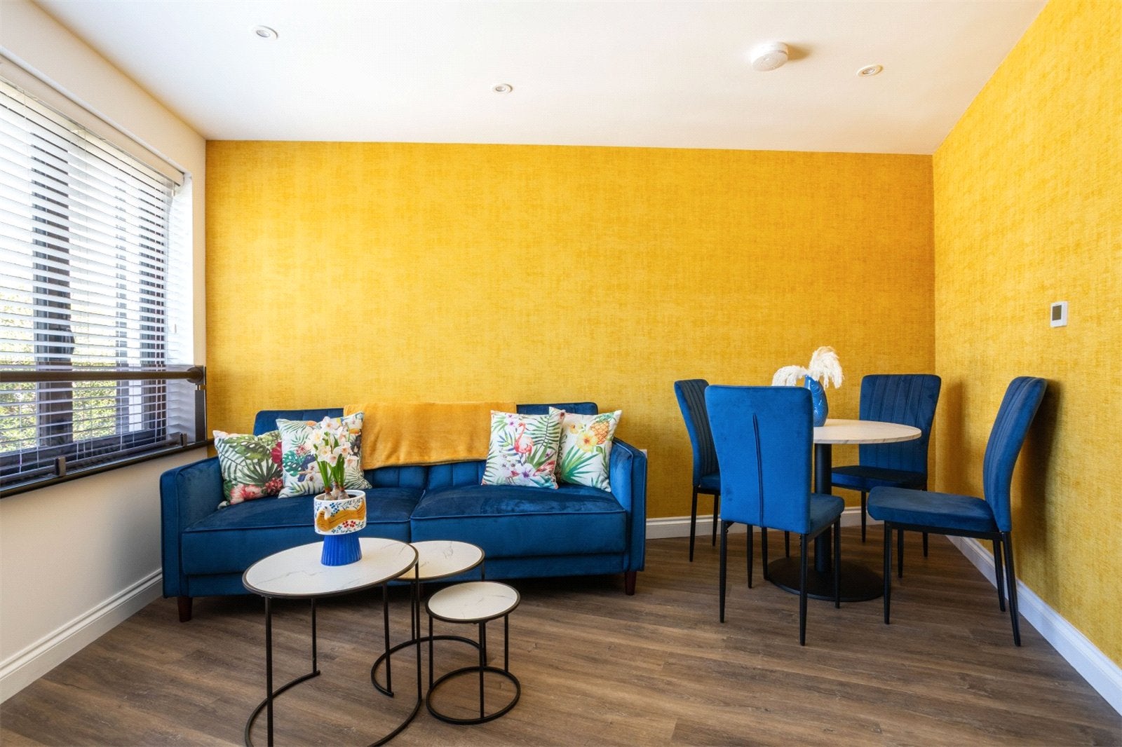 Flat Gladstone Terrace in Brighton