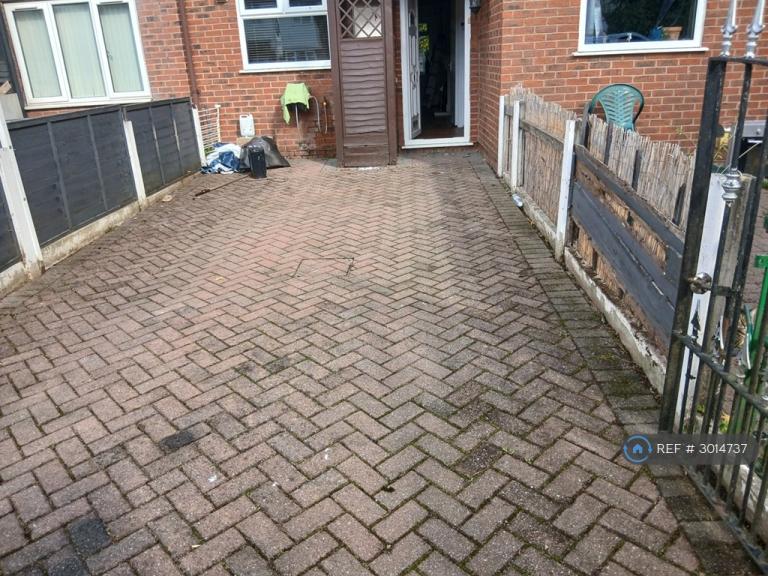 House Lamorna Close in Salford