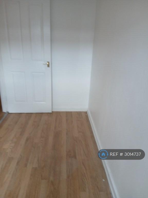 House Lamorna Close in Salford