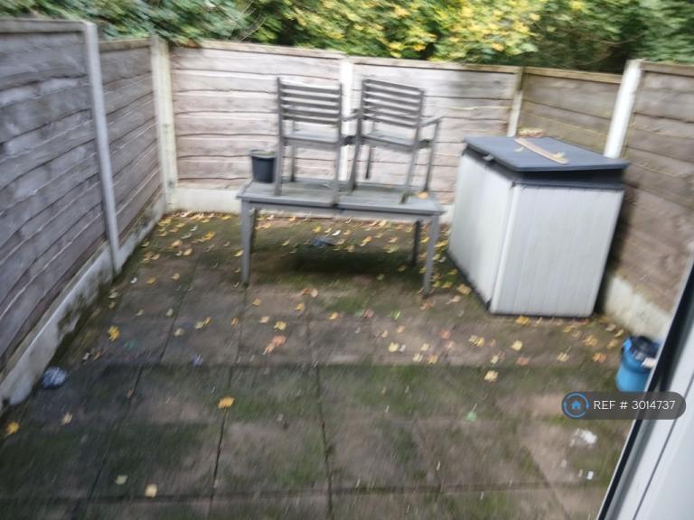 House Lamorna Close in Salford