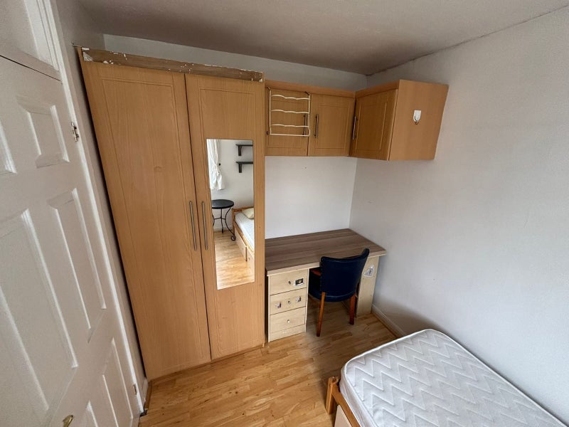 Room Canton Street in Greater London