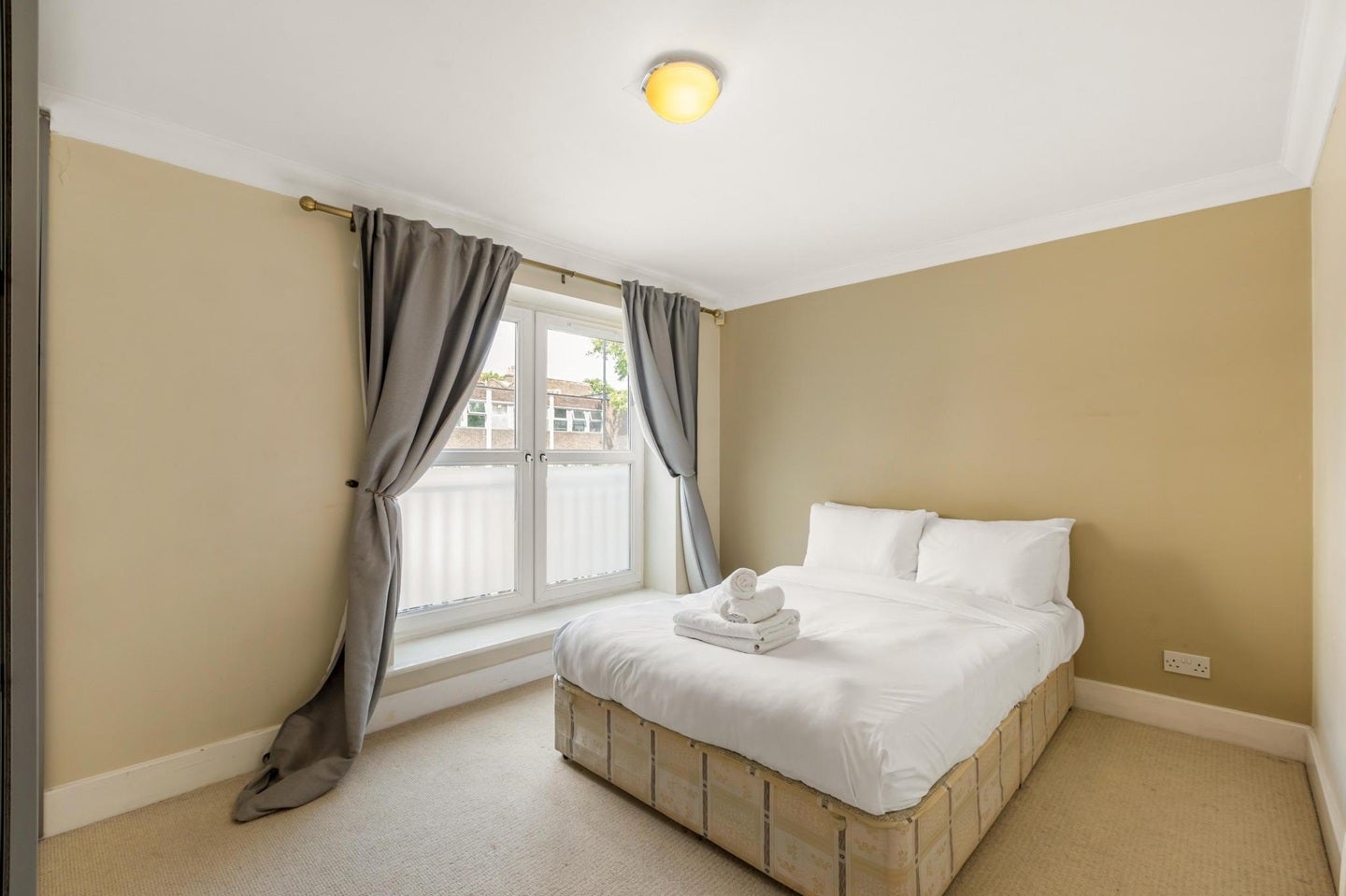Flat Melville Place in Greater London