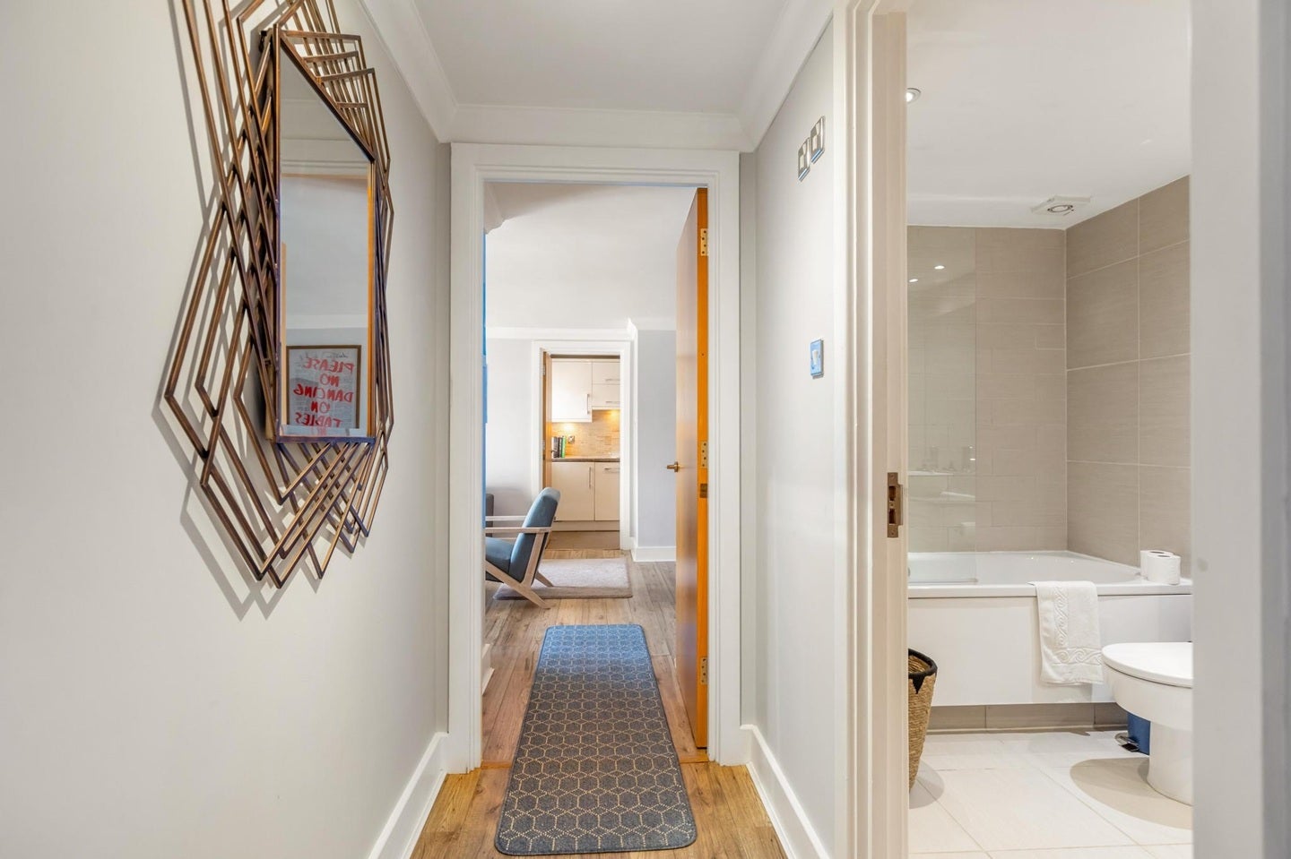 Flat Melville Place in Greater London