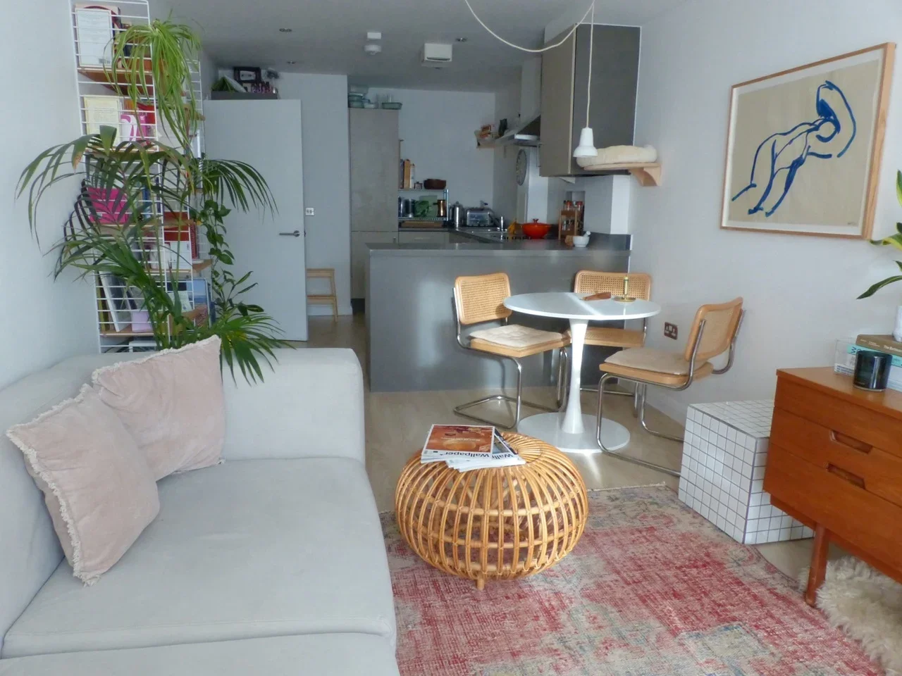 Flat Narford Road in Greater London