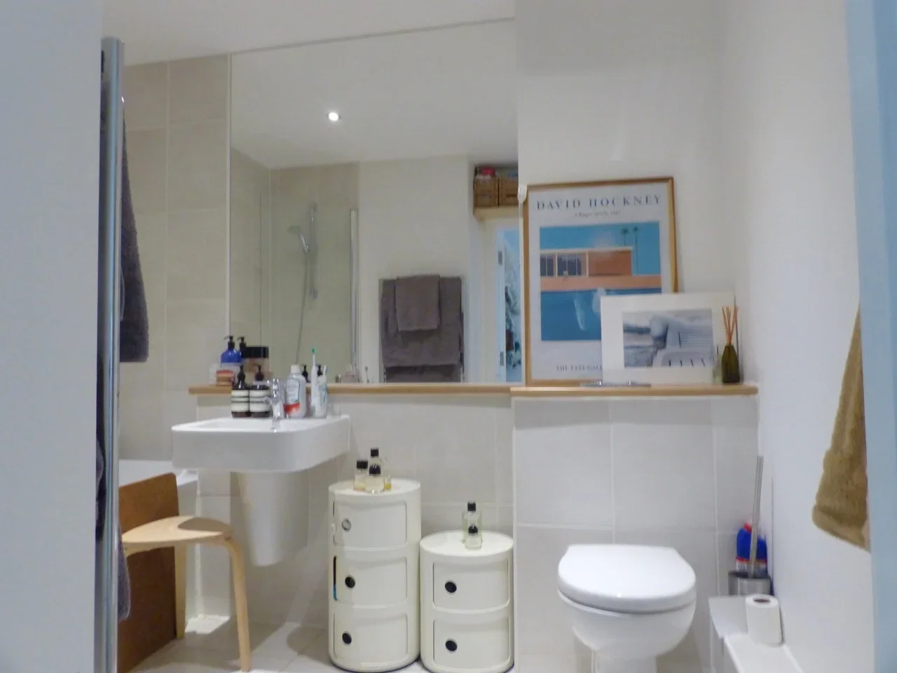 Flat Narford Road in Greater London