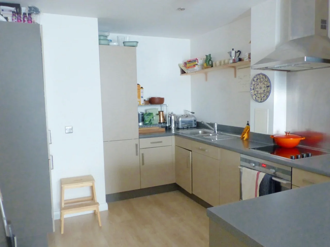 Flat Narford Road in Greater London