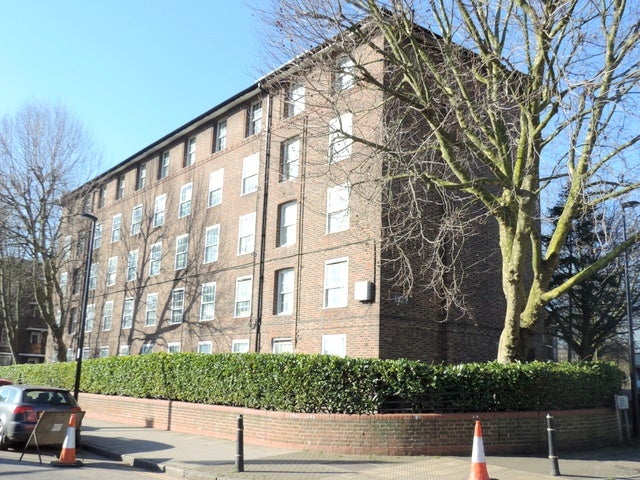Flat Bronze Street in Greater London