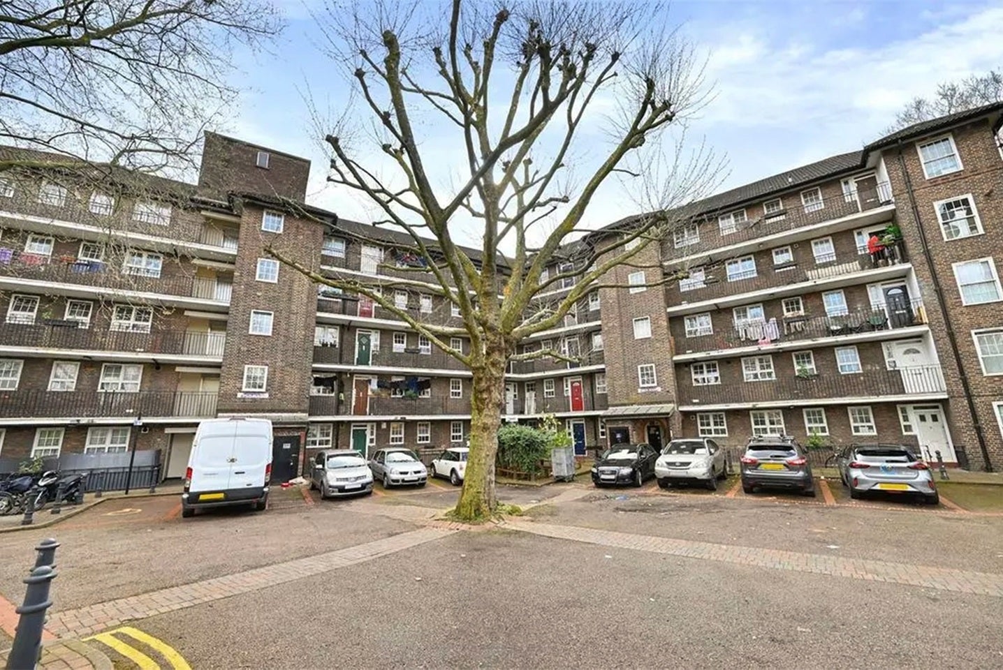 Flat Bronze Street in Greater London