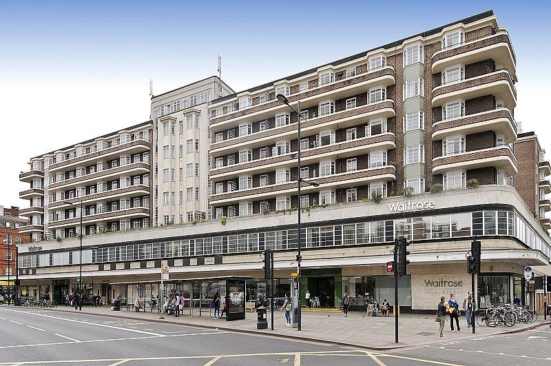 Flat College Crescent in Greater London