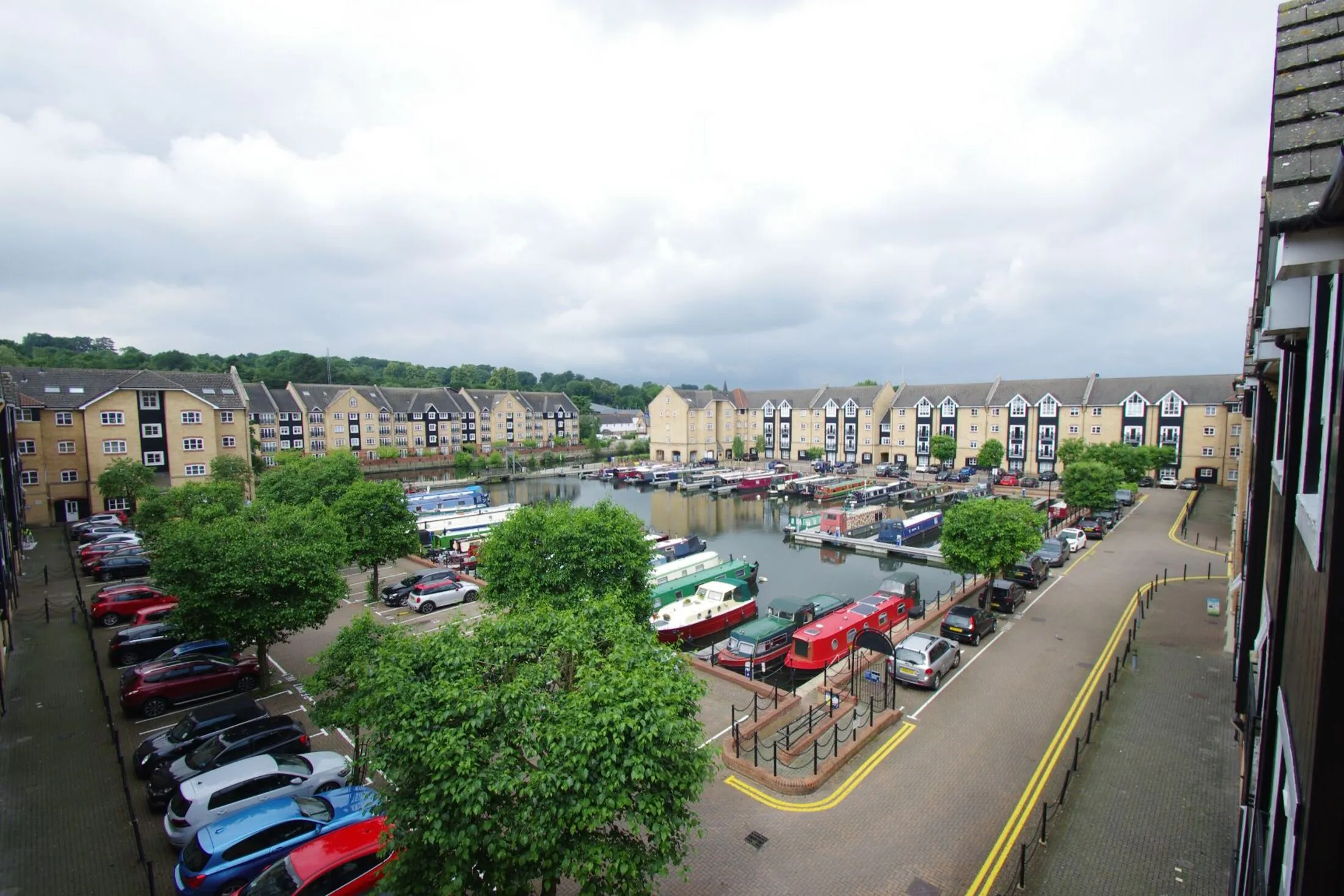 Flat Dickinson Quay in Dacorum