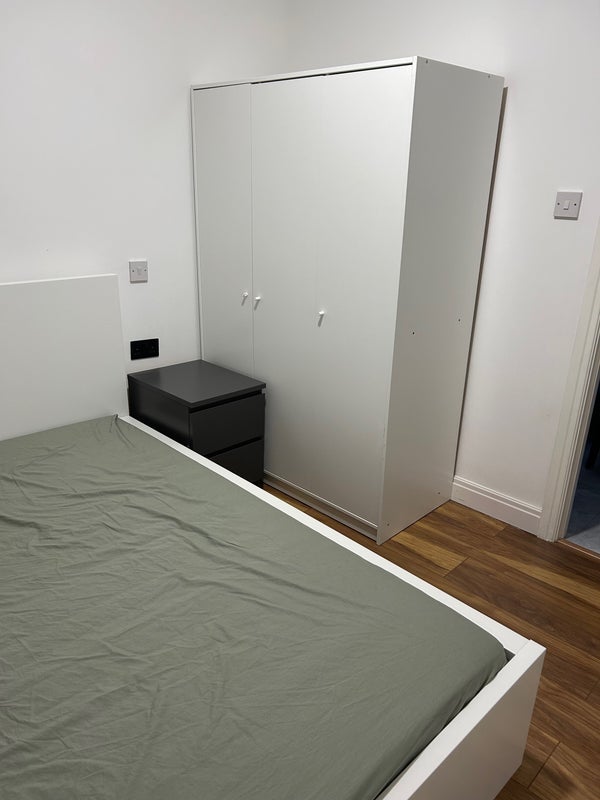 Room Galahad Road in Greater London