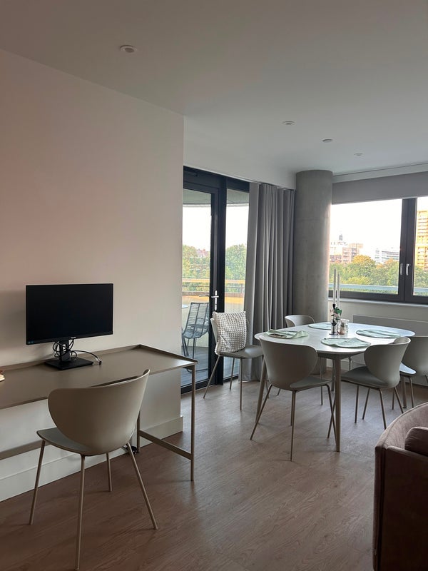 Room High Road Wembley in Greater London
