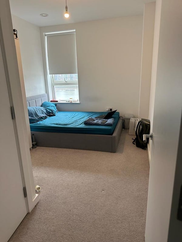 Room Pier Road in Greater London