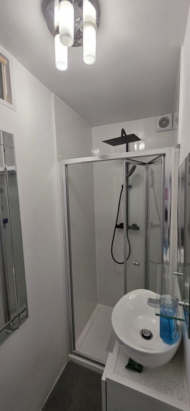 Room Herbert Road in Greater London