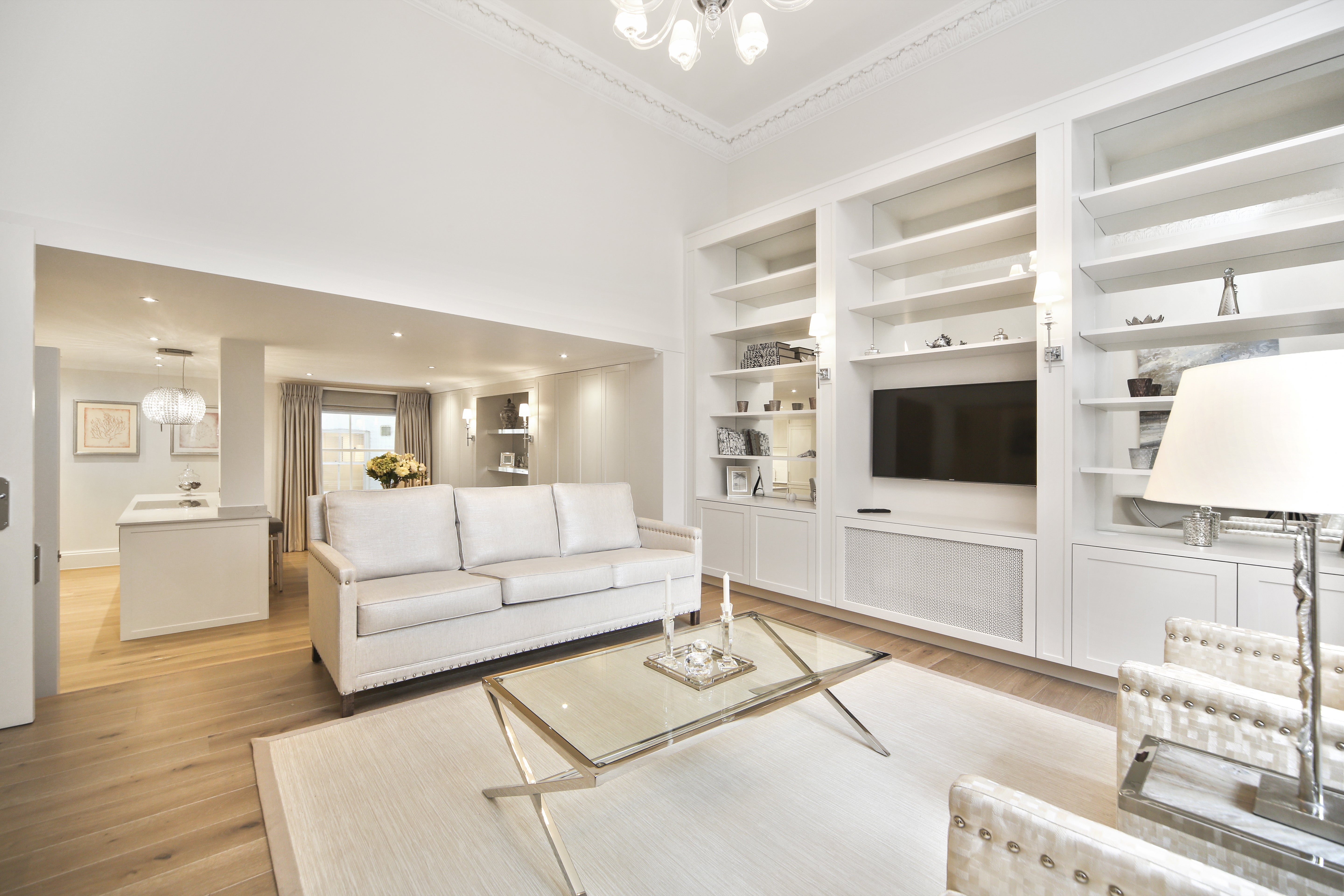 Flat Vicarage Gate in Greater London