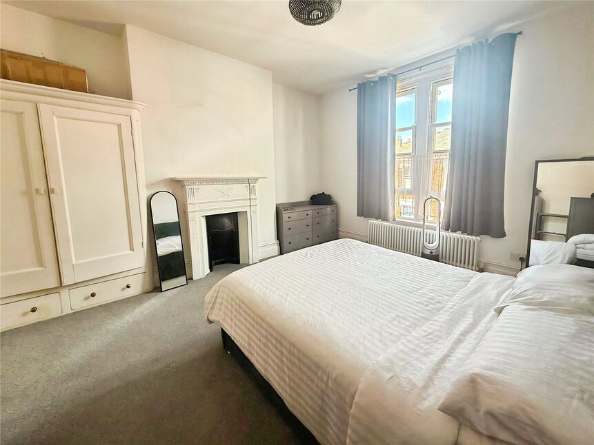 Flat Whitwell Road in Portsmouth