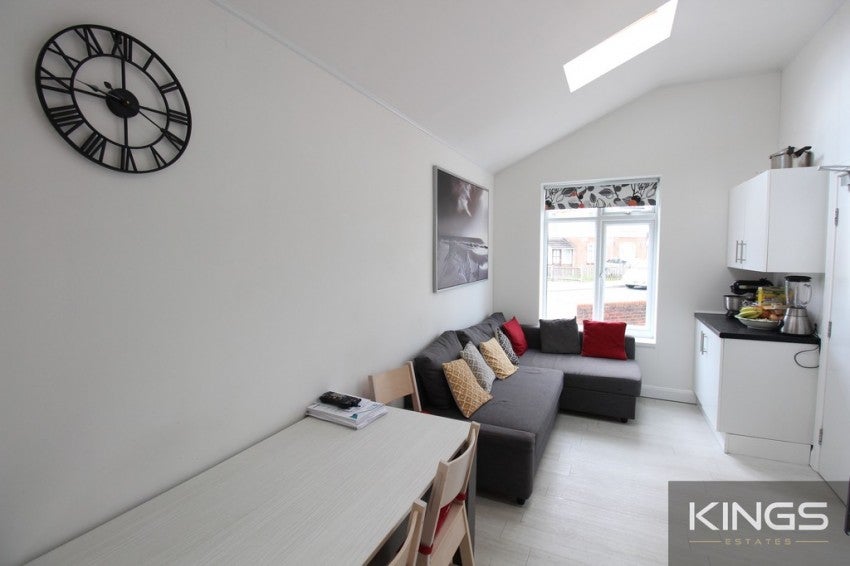Room Burgess Road in Southampton