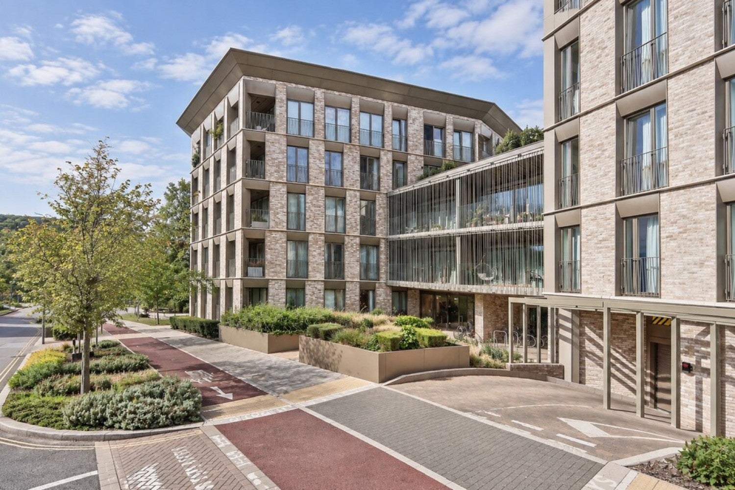 Flat Eddington Avenue in Cambridge