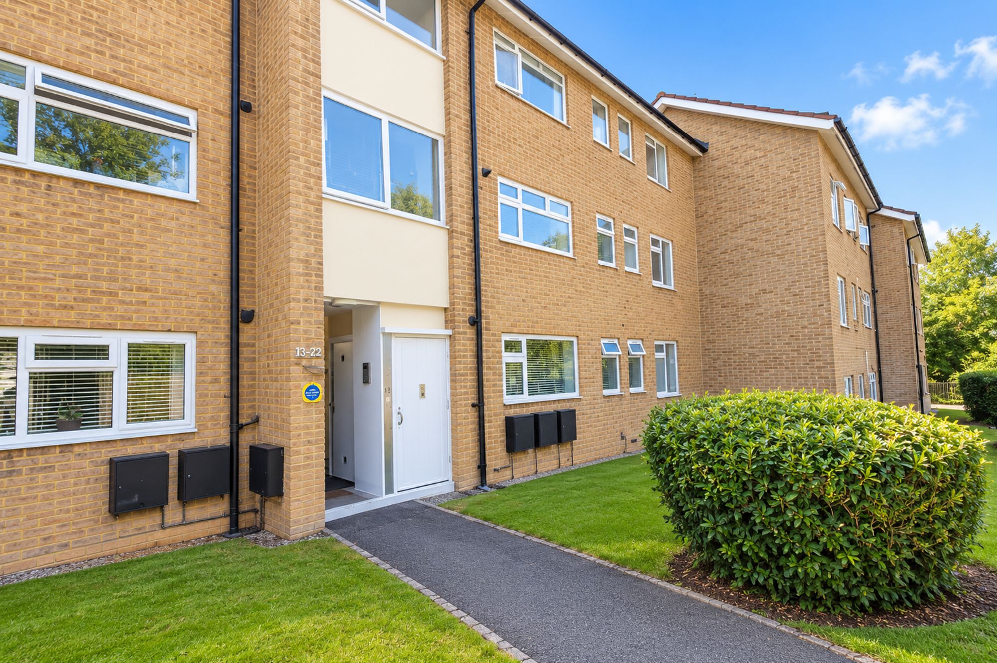 Flat Stratfield House in Greater London