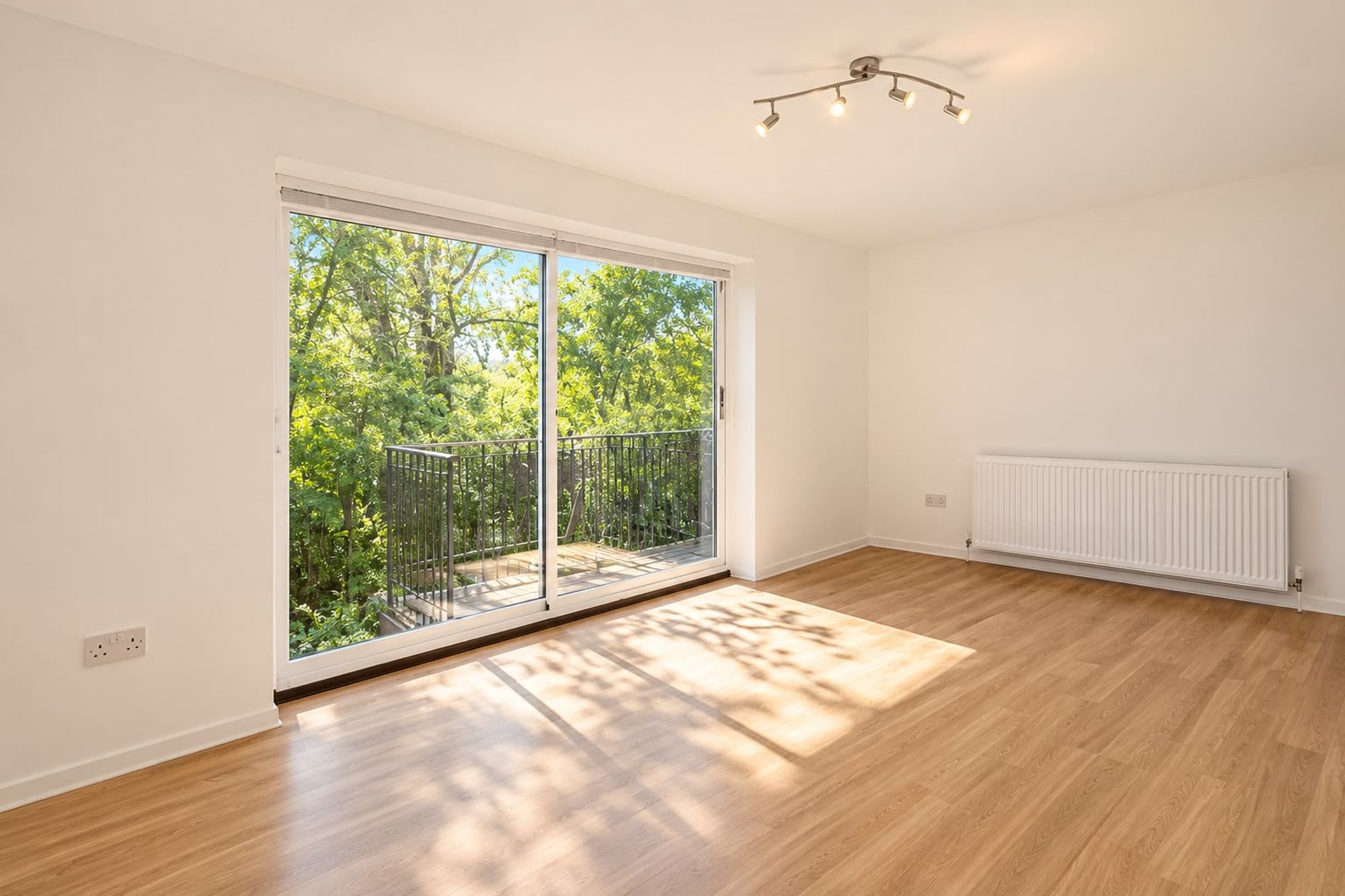 Flat Stratfield House in Greater London