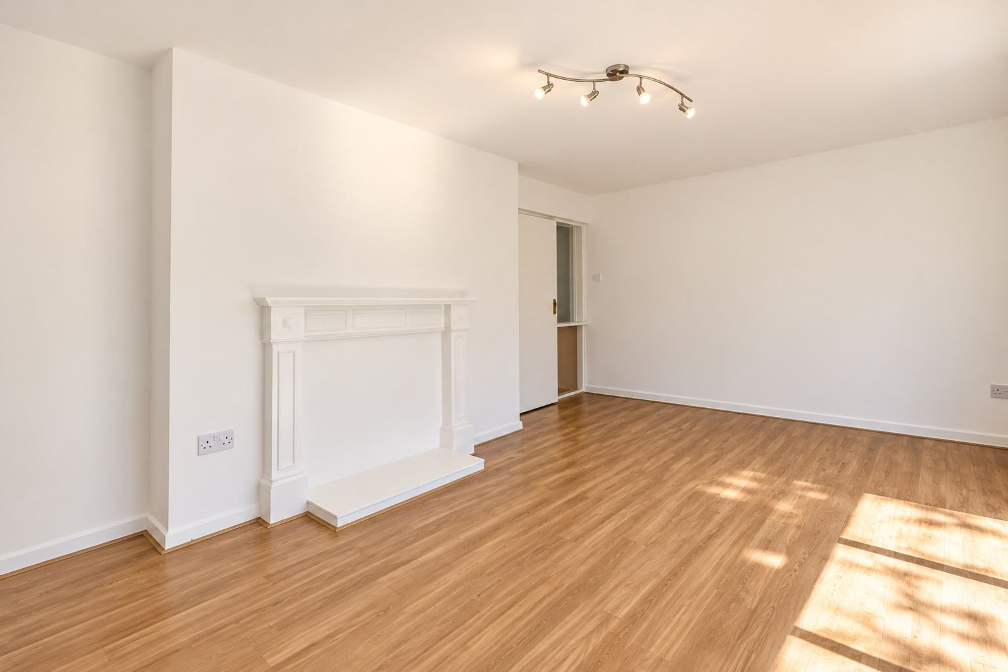 Flat Stratfield House in Greater London