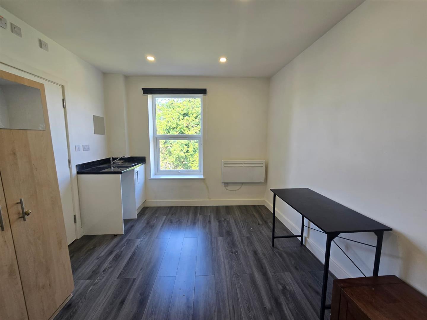 Room Darville Road in Greater London